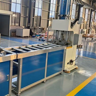 آلة معالجة بسبار CNC